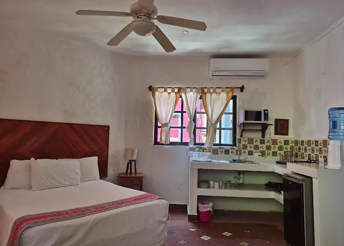 El Moro Hotel 3*